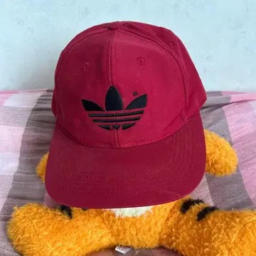 adidas 와인 레드 캡 구제 의류