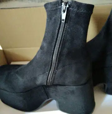 RESEXXY 신상 스웨이드 숏 부츠