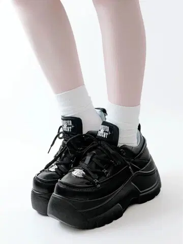 지뢰계 통굽 스니커즈 블랙