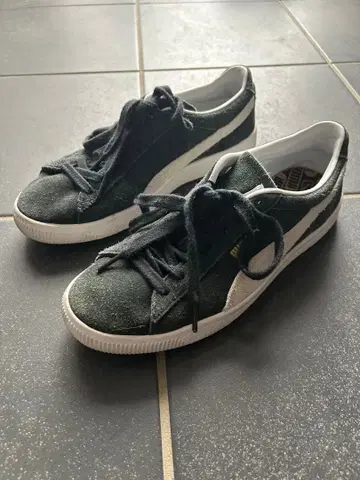 푸마 스웨이드 스니커즈 블랙