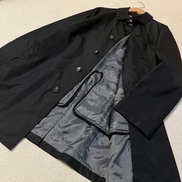 DAKS 라이너 포함 블랙 스텐카라 코트