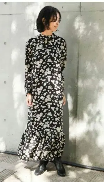 HARDY NOIR 플라워 프린트 뒷태 타이 원피스 미니 꽃무늬 블랙