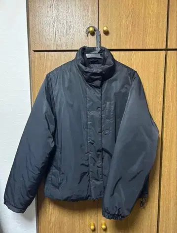 Calvin Klein Jeans 블랙 다운 자켓