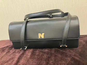 니나리치 블랙 가죽 숄더백