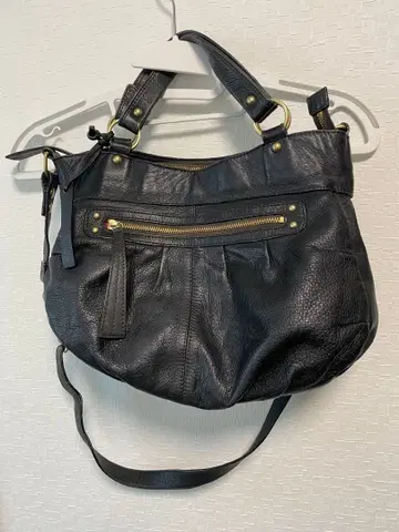 블랙 가죽 숄더백
