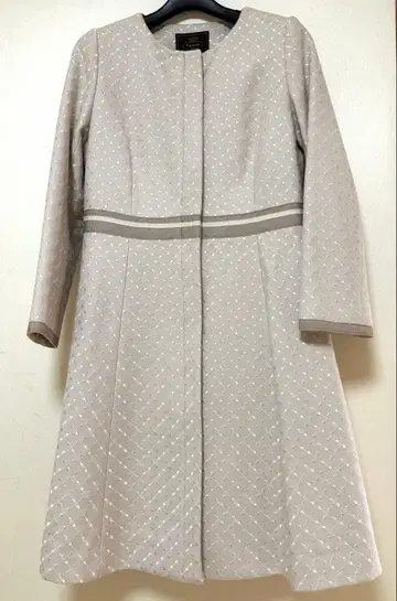 TOCCA 총 자수 코트