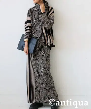 안티카 니트 스웨터 아트 패턴 절개 니트탑 스커트 세트