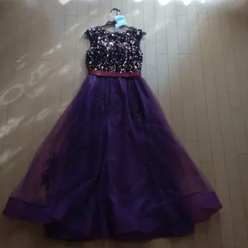 보라색 스팽글 드레스