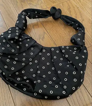 JAMIRAY 새틴 비둘기 턱 백