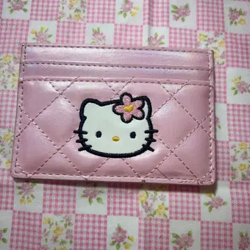 산리오 헬로키티 퀼팅 카드 케이스 패스 케이스