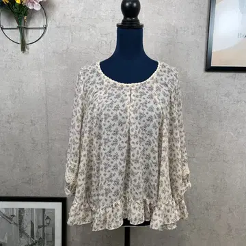 새상품급 Marshmallow crown 튜닉 플레어 레이스 봄