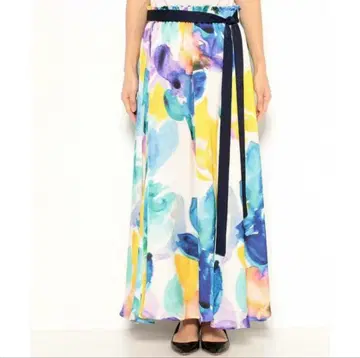 택 포함 미사용 새상품 HOUSE OF LOTUS 오로라 프린트 스커트