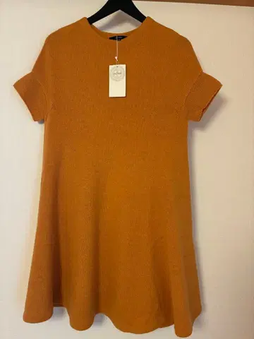 [택 포함 새상품] 맥피 겨자색 원피스