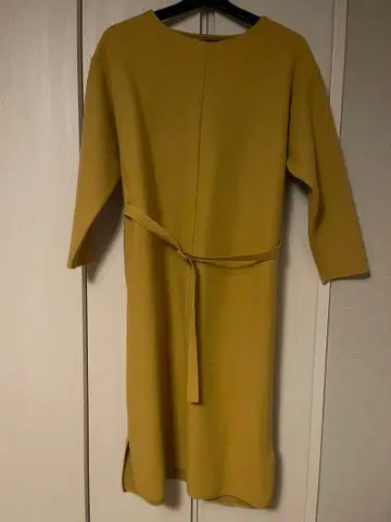 허리 벨트 포함 머스타드 튜닉