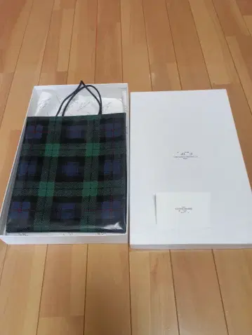 체크 무늬 토트백 (그린과 블랙)