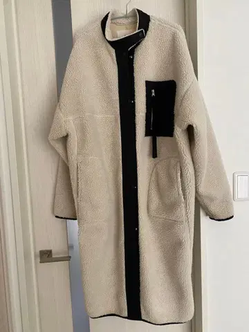 투데이풀 보아 코트 사이즈 38