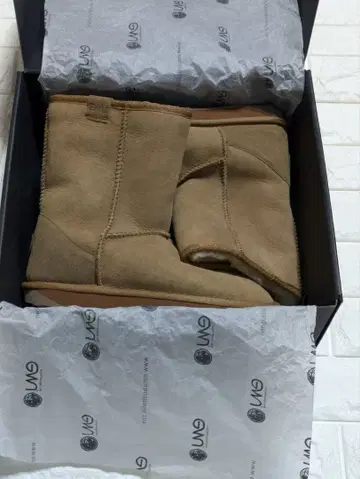 EMU 베이지 어그 부츠