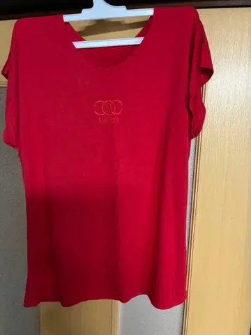 레드 반팔 T셔츠 PARIS 자수 원단 도톰, 내구성