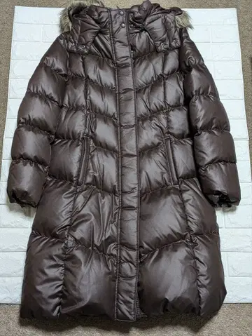 유니클로 브라운 프리미엄 다운 롱 코트