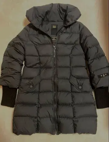 타트라스 x 로즈버드 블랙 다운 코트