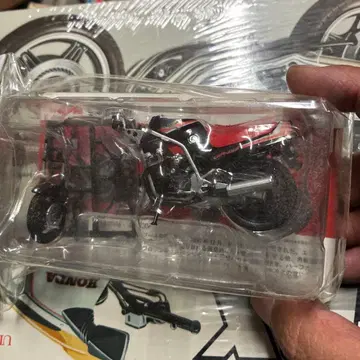 혼다 CBR400F 1/24 스케일 모델