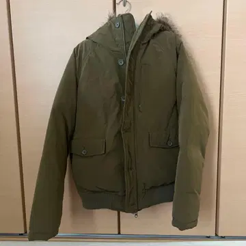 GAP 올리브색 밀리터리 다운 자켓