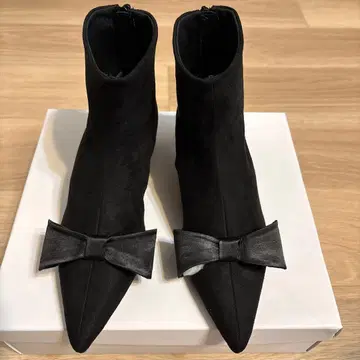 [미사용 새상품] LE TALON 블랙 부츠 M 사이즈