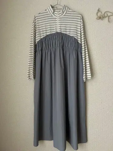 새상품 아르메뜨 보더 하이넥 절개 롱 원피스