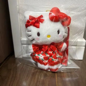 헬로키티 딸기 무늬 드레스 봉제 인형