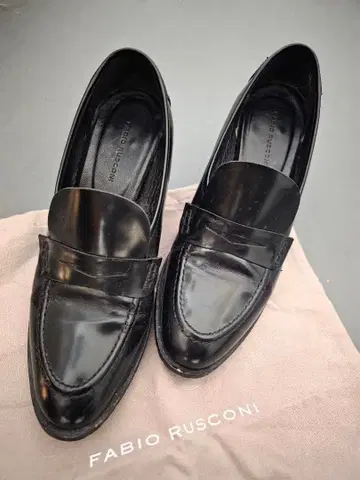 FABIO RUSCONI 블랙 가죽 로퍼