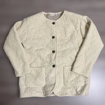 아이보리 퀼팅 자켓