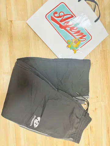 AGM 스트레이트 팬츠 그레이 블랙