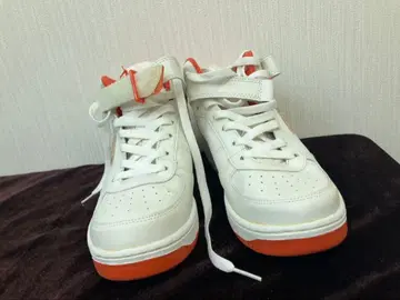 리복 화이트/오렌지 하이컷 스니커즈