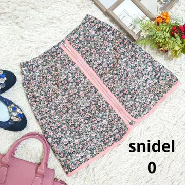 snidel 타이트 스커트 (XS) 꽃무늬/핑크/블랙/새틴