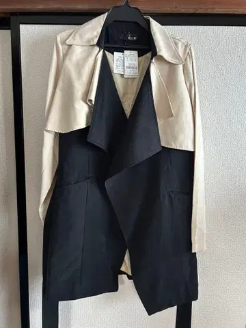 [ 새상품 ] RESEXXY 바이컬러 트렌치코트 여성용