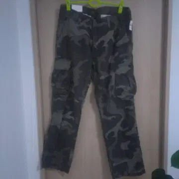 Gap 카모플라쥬 카고 팬츠 US36/32