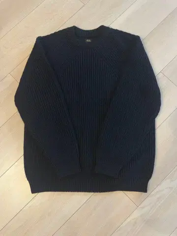 바토너 batoner 시그니처 크루넥 니트