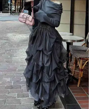 THE TOE IRIS TULLE SKIRT