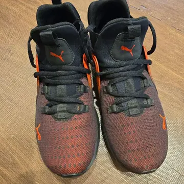 PUMA 빨검 스니커즈