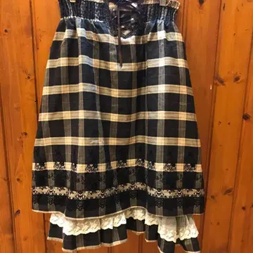 엑시즈팜: 체크 무늬 플레어 스커트 네이비 베이지