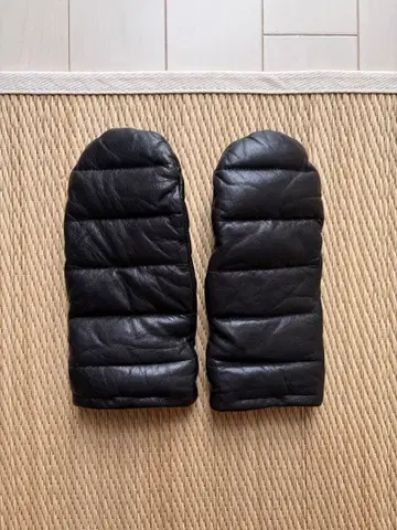 COS 퀼트 가죽 미튼 XS/S