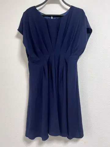 네이비 플레어 슬리브 드레스