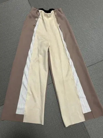 Jena 배색 플리츠 팬츠 본딩