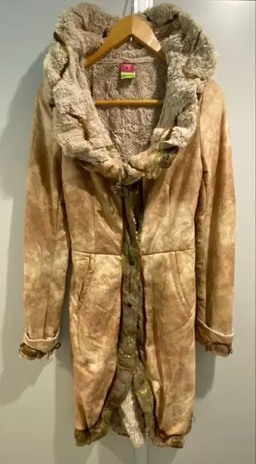 레어 이탈리아 브랜드 SAVE THE QUEEN! 무스탕풍 코트 S