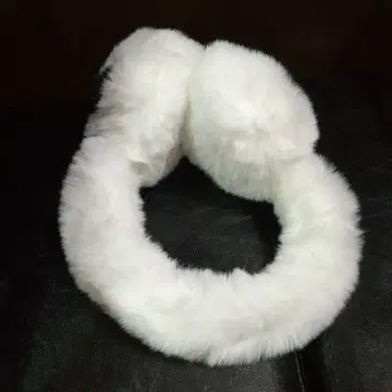 화이트 퍼 귀도리 이어마프