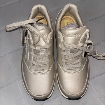 [ 새상품, 미사용 ] Hawkins 호킨스 베이지 스니커즈 24cm