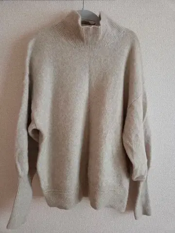 NANO universe 베이지 터틀넥 스웨터