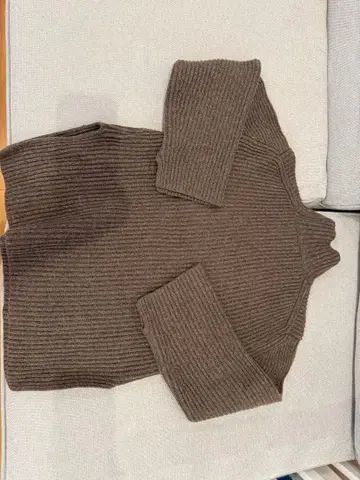 [martinique] 리브 하이넥 긴팔 스웨터 브라운