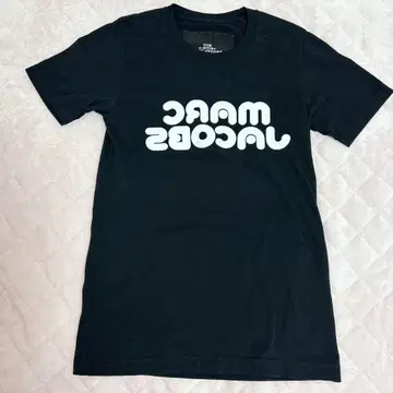 마크제이콥스 T셔츠 블랙 XS