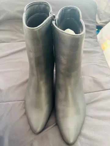 블랙 합성 피혁 지퍼 부츠